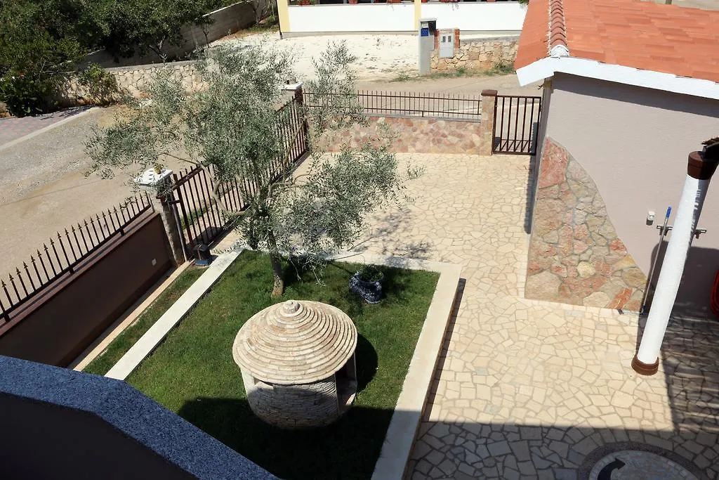 Luxury Apartment Elis With Private Pool 풀라